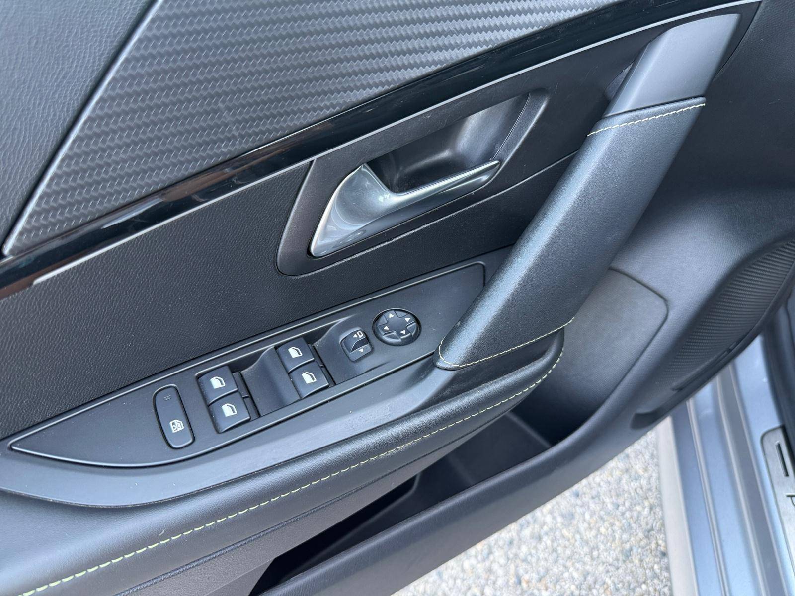 Image Peugeot 208 PureTech 100 S&S EAT8 GT Line  1,2 PURE TECH