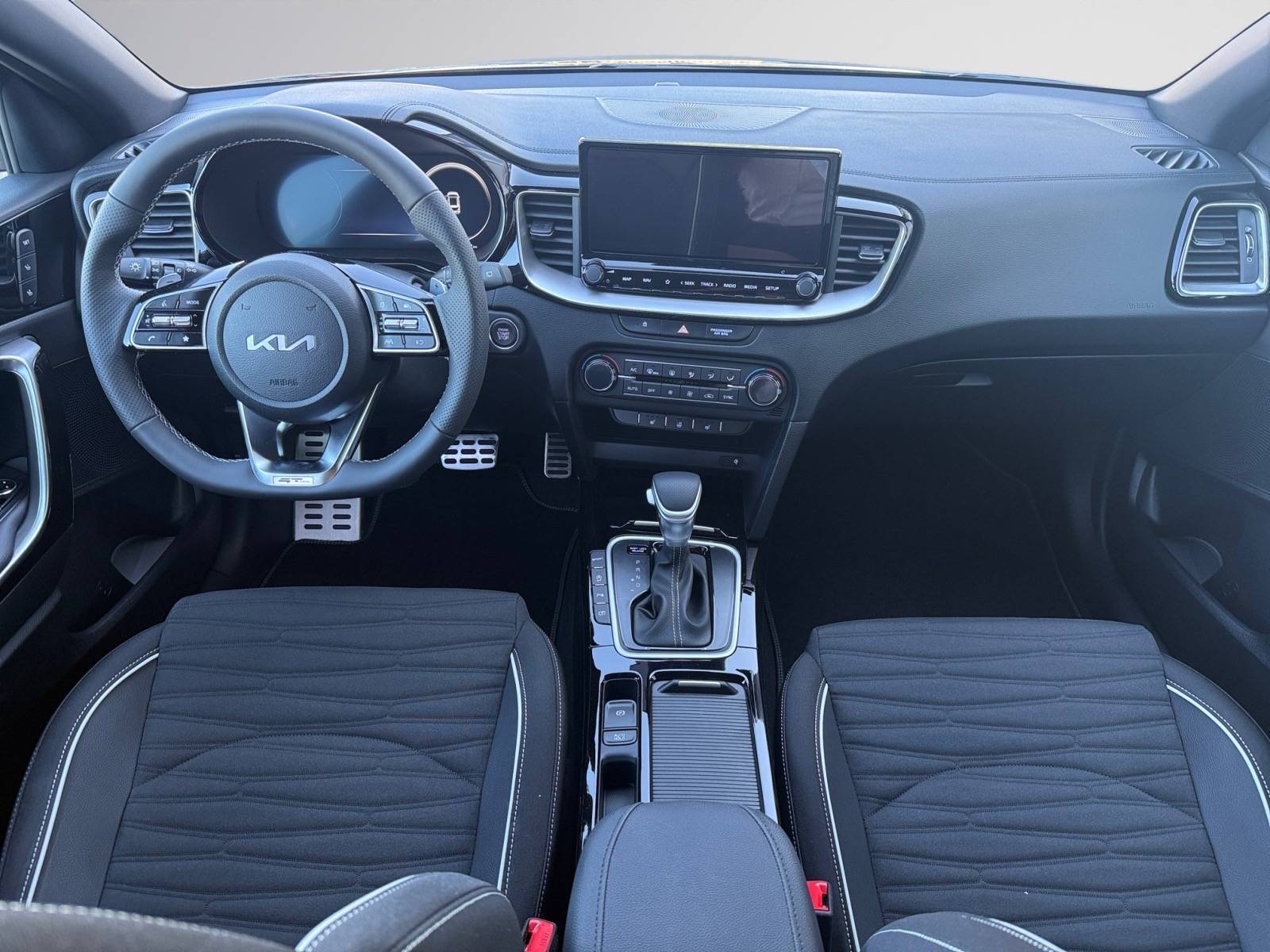 Image Kia CEED 1.5 T-GDI 140 ISG GT LINE DCT7  CEED GT LINE TGDI 140 DCT7 MY25C