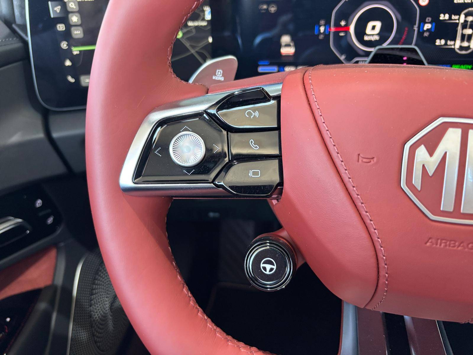 Image MG CYBERSTER DYNAMIC RED 375 kW 510 ch 