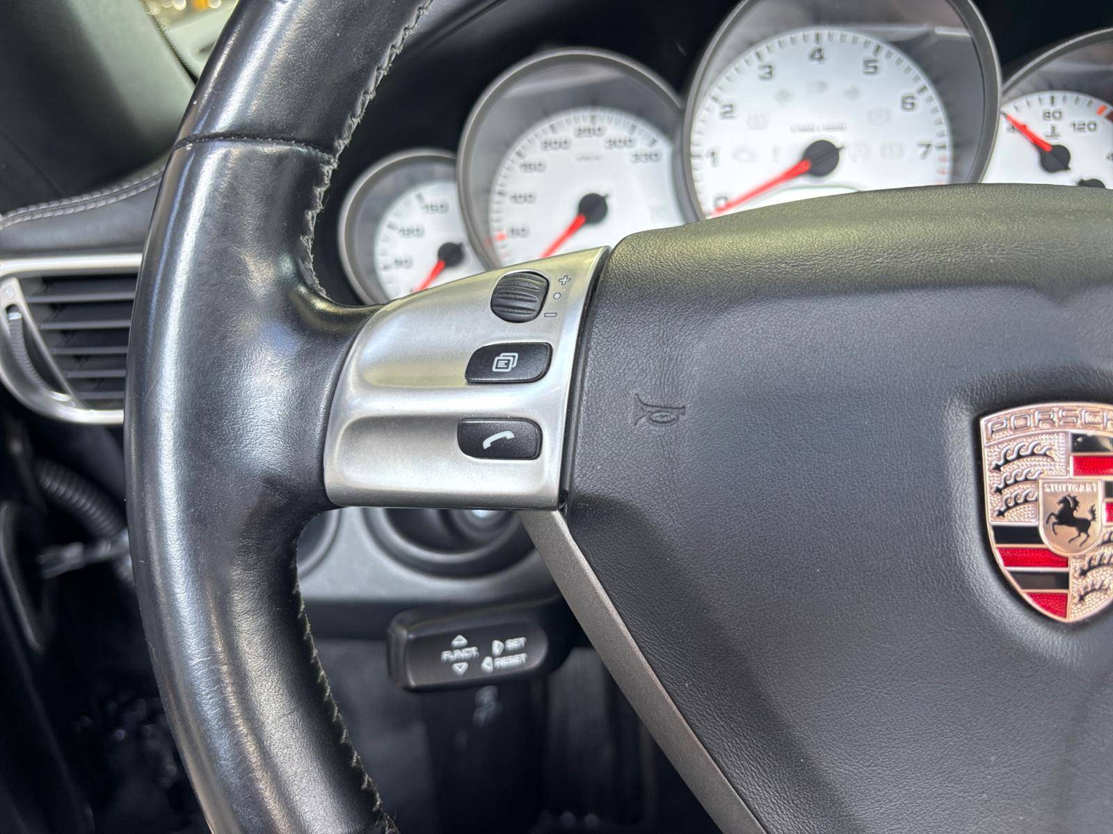 Image Porsche 911 Carrera 4 S Cabrio  3.8 355 ch 