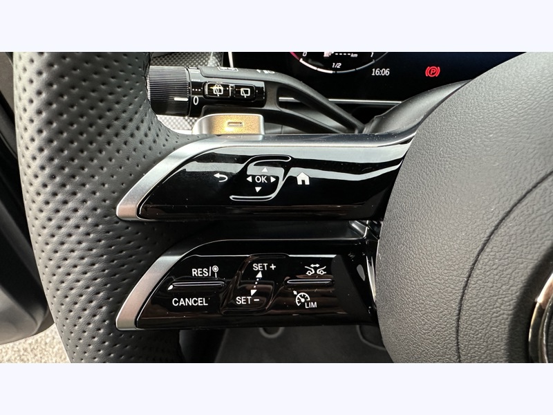 Image Mercedes-Benz GLC SUV GLC 400 e  Hybrid EQ 4MATIC AMG Line +  GLC 400 e  Hybrid EQ 4MATIC AMG Line +