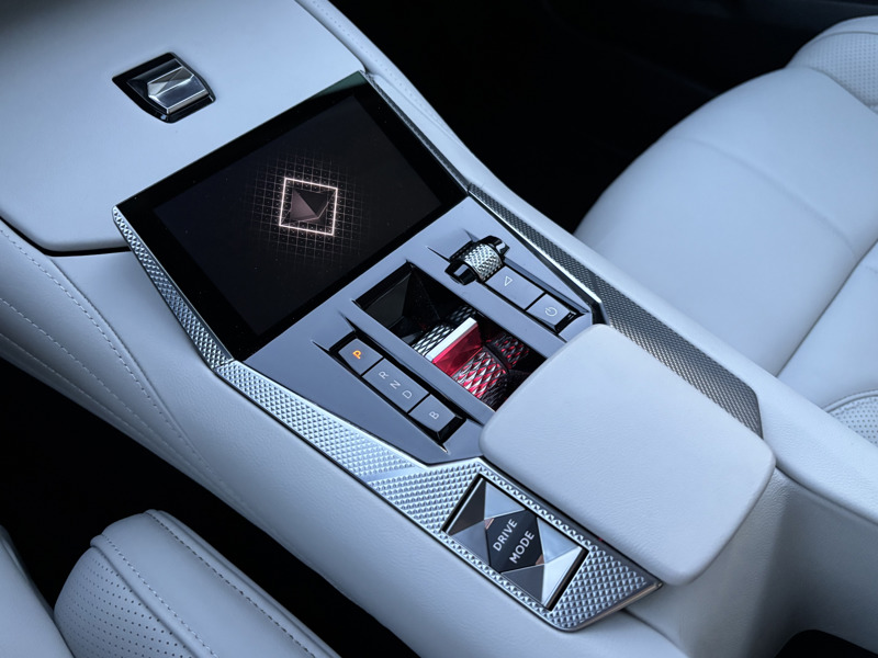 Image DS DS 4 E-TENSE 225 CROSS RIVOLI AUTO  