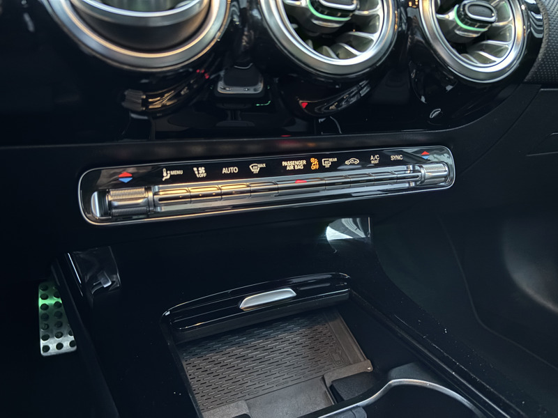 Image Mercedes-Benz CLASSE A 180 d AMG Line AMG Line 