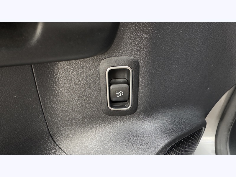 Image Mercedes-Benz GLA 200 AMG Line  GLA 200 7G-DCT AMG Line