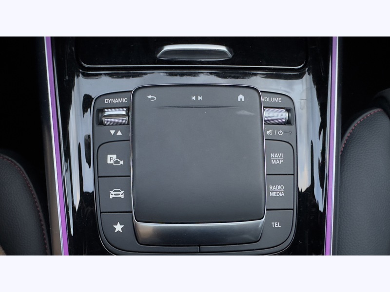 Image Mercedes-Benz GLA 200 AMG Line  GLA 200 7G-DCT AMG Line