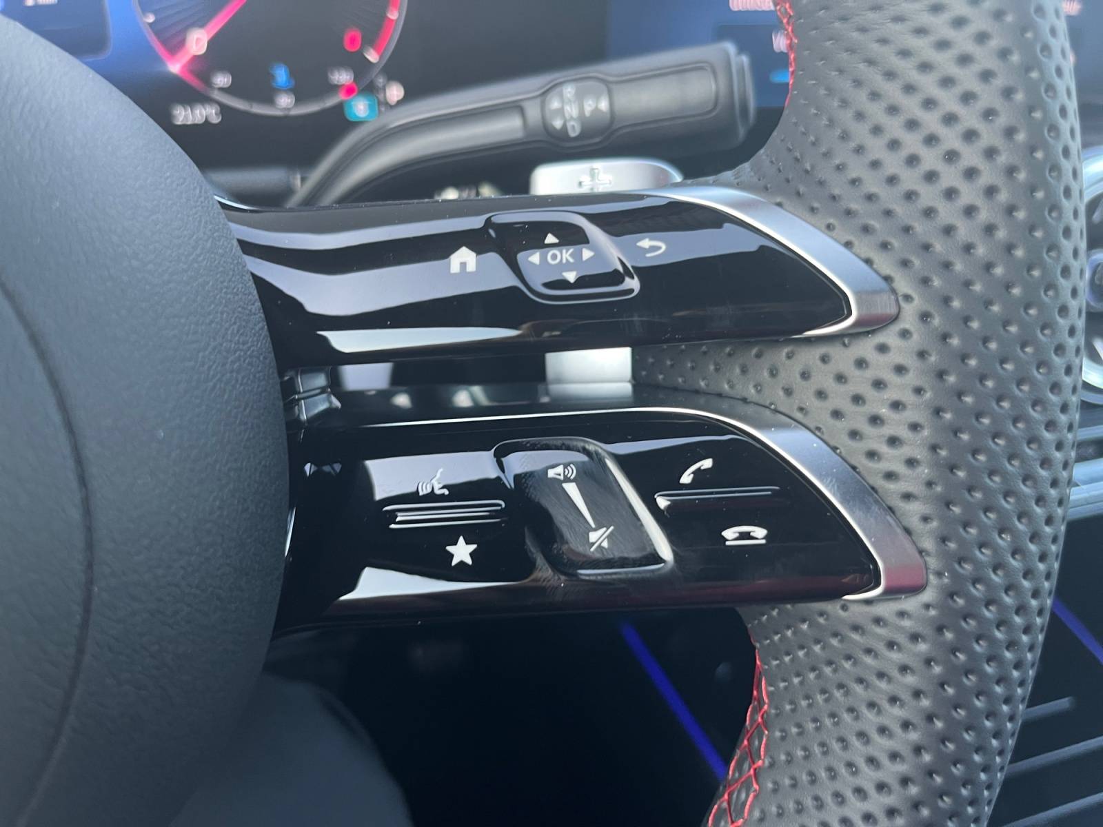 Image Mercedes-Benz GLA 180 d AMG Line  GLA 180 d AMG Line