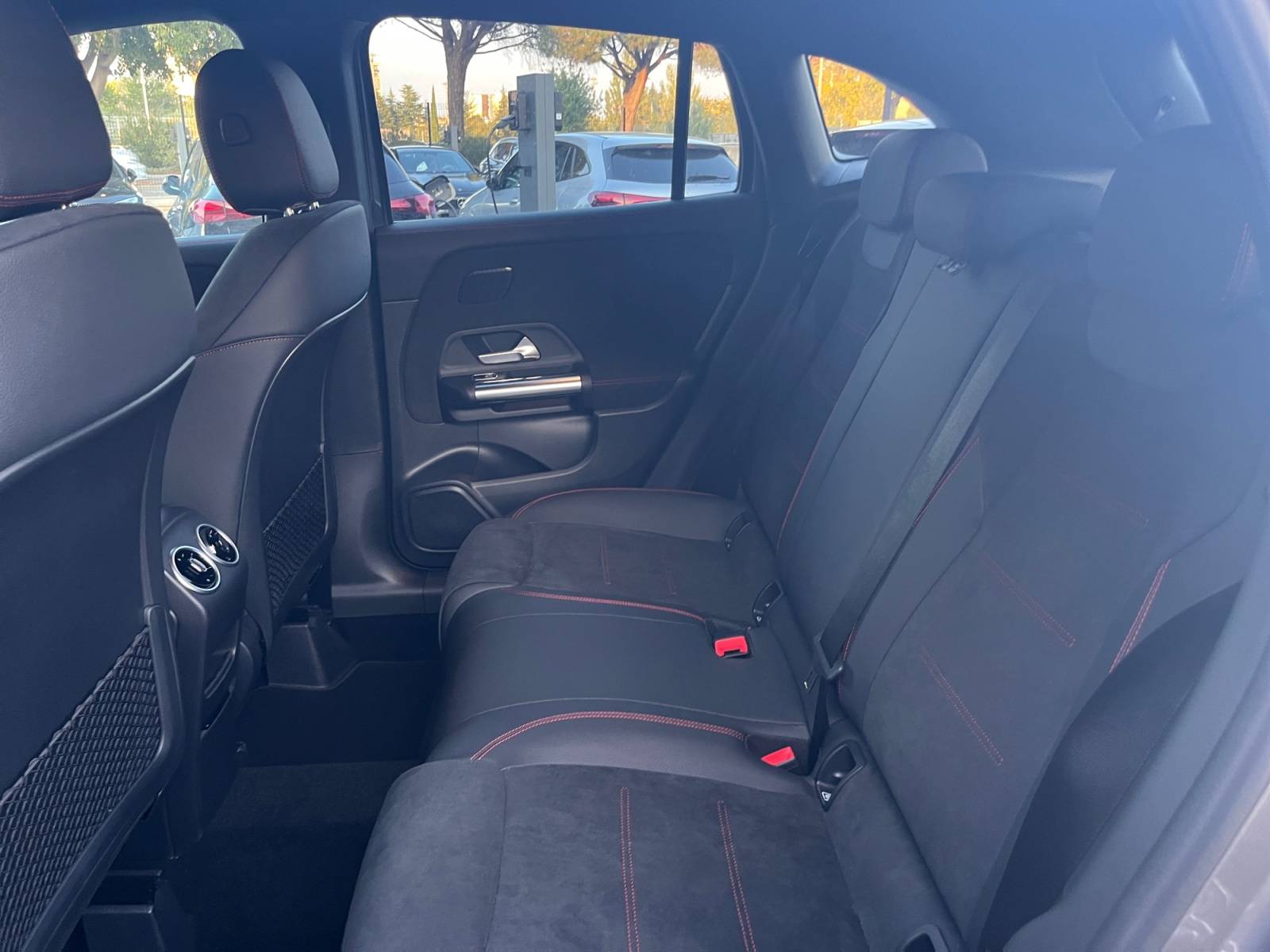 Image Mercedes-Benz GLA 180 d AMG Line  GLA 180 d AMG Line