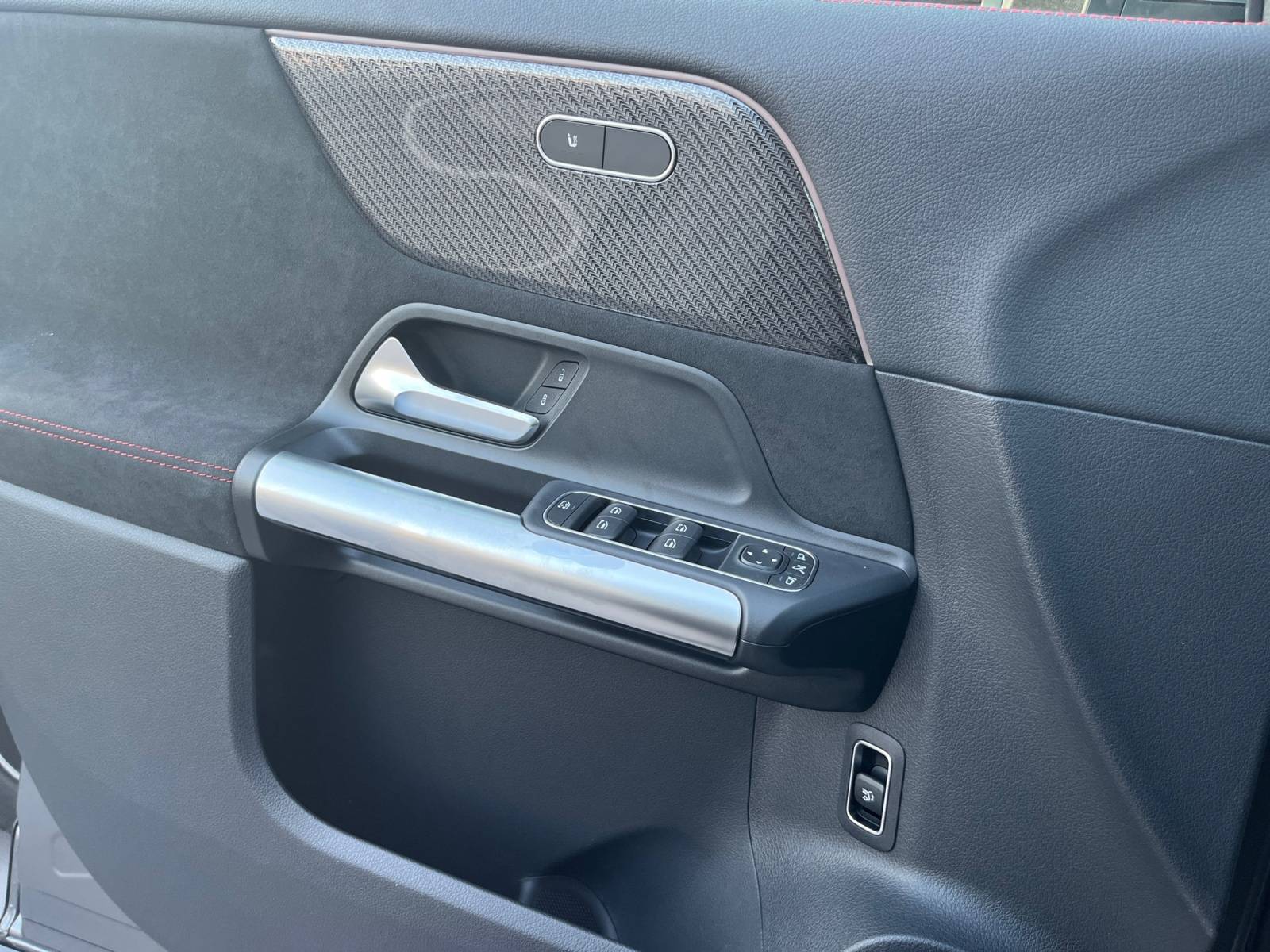 Image Mercedes-Benz GLA 180 d AMG Line  GLA 180 d AMG Line