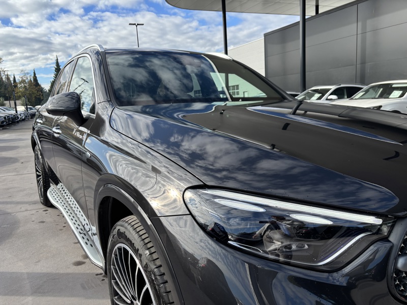 Image Mercedes-Benz GLC SUV GLC 300 e  Hybrid EQ 4MATIC AMG Line +  GLC 300 e  Hybrid EQ 4MATIC AMG Line +