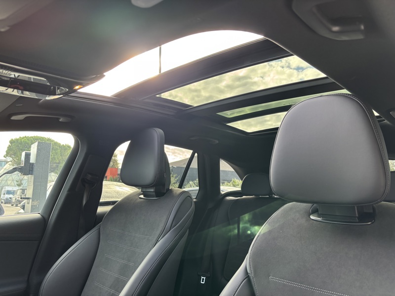 Image Mercedes-Benz GLC SUV GLC 300 e  Hybrid EQ 4MATIC AMG Line +  GLC 300 e  Hybrid EQ 4MATIC AMG Line +