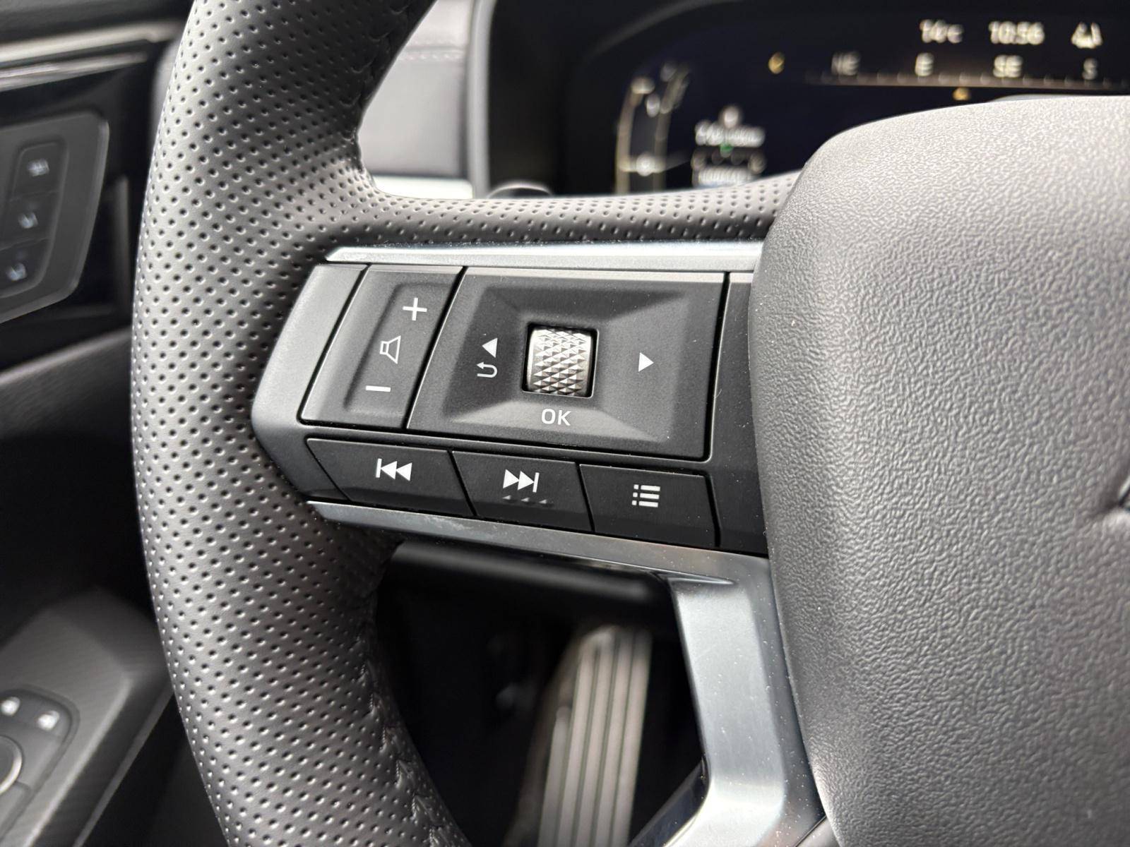 Image Mitsubishi OUTLANDER PHEV 2.4 MIVEC Phev 306 4WD Instyle  OUTLANDER 2.4 MIVEC PHEV 306 4WD INSTYLE