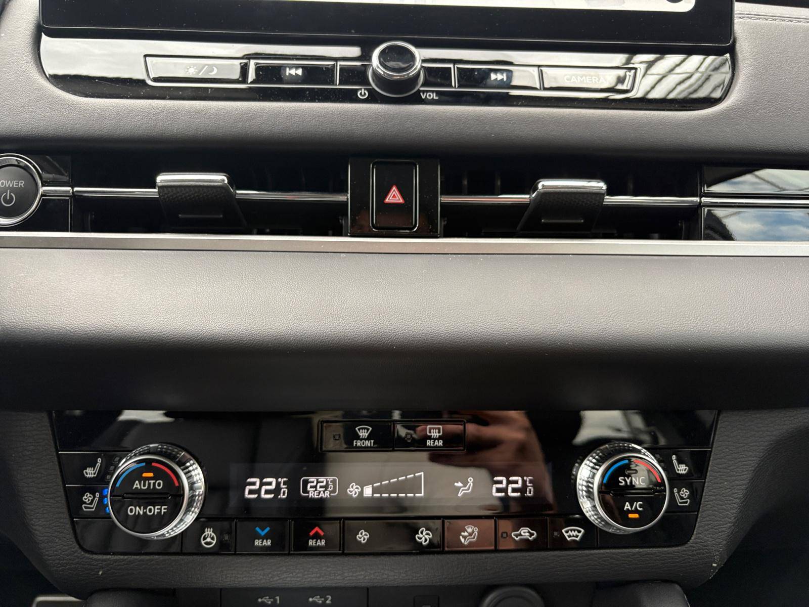 Image Mitsubishi OUTLANDER PHEV 2.4 MIVEC Phev 306 4WD Instyle  OUTLANDER 2.4 MIVEC PHEV 306 4WD INSTYLE