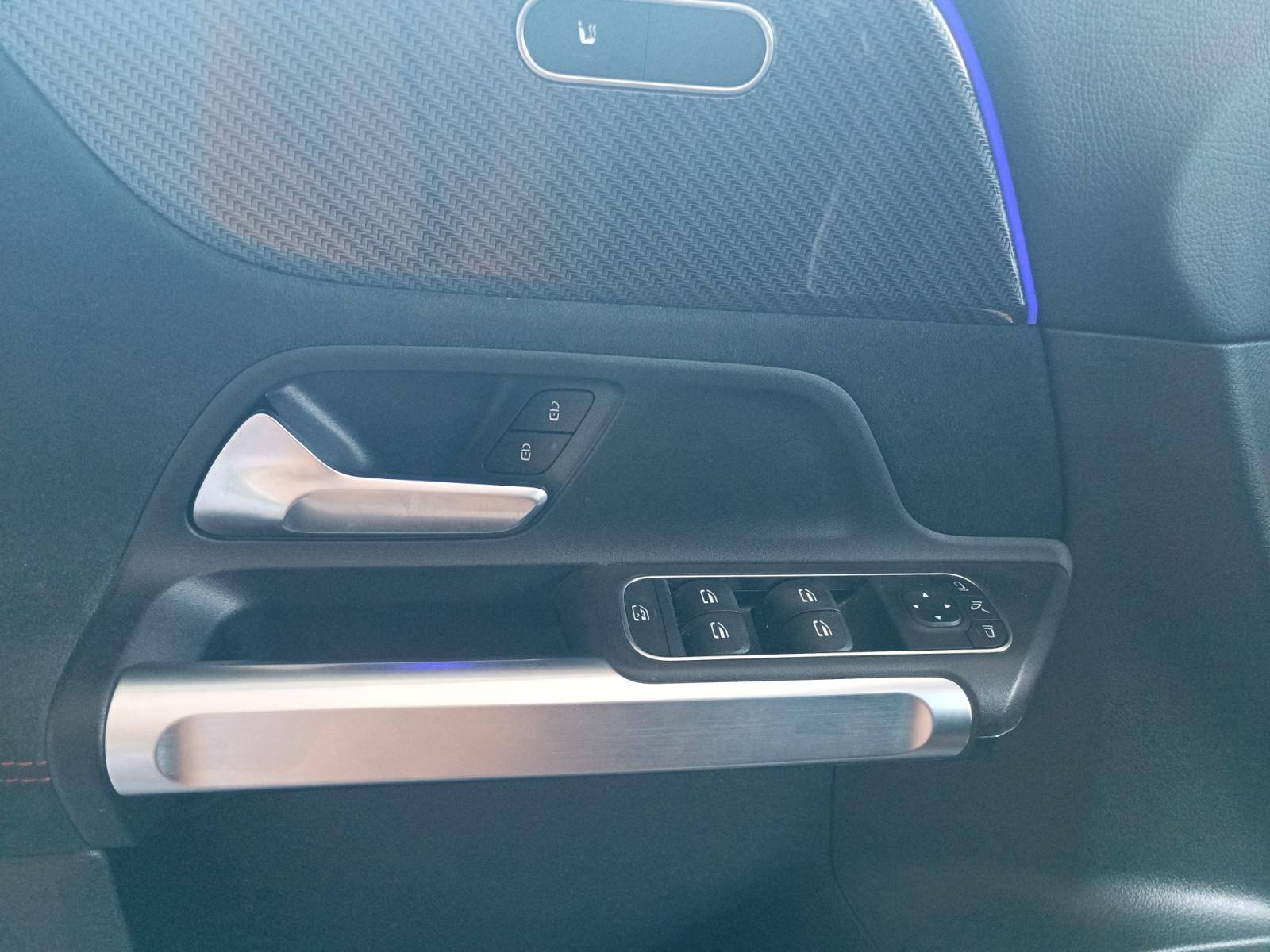 Image Mercedes-Benz GLB 200 d AMG Line  GLB 200 d AMG Line