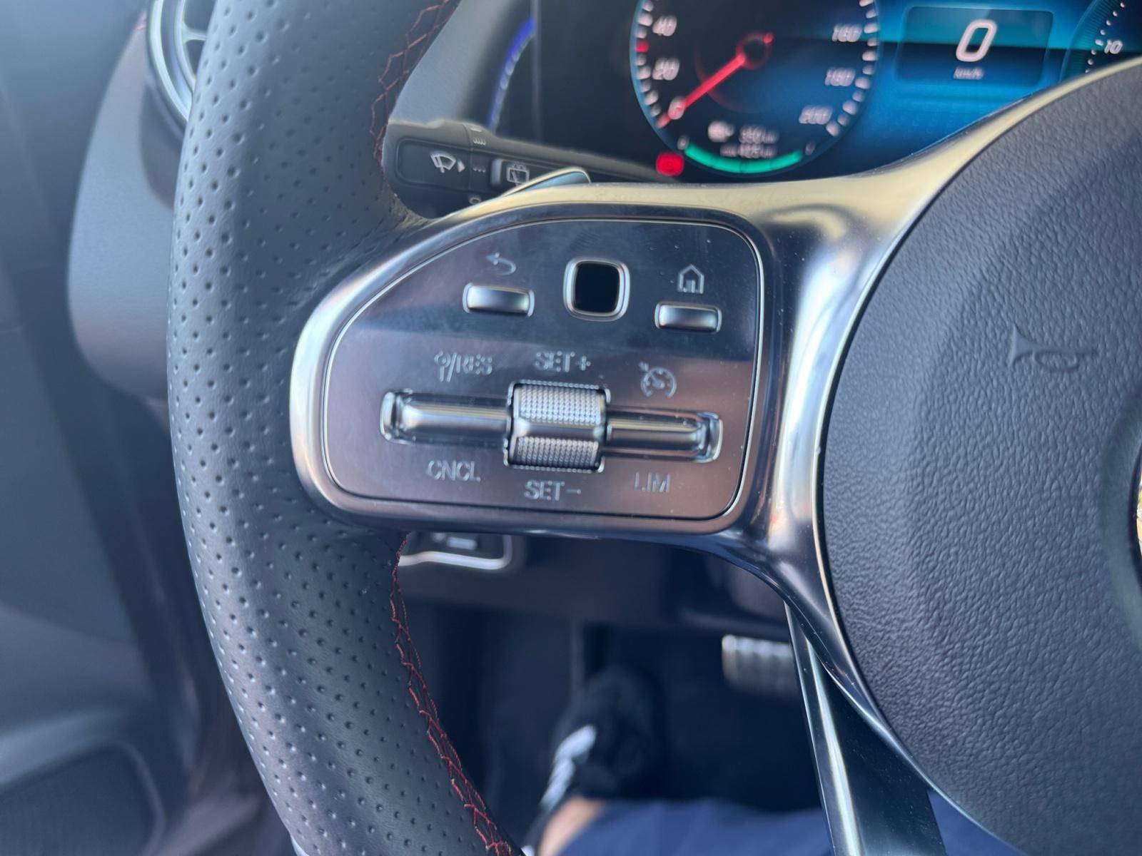 Image Mercedes-Benz EQB 250 AMG Line  EQB 250 AMG Line