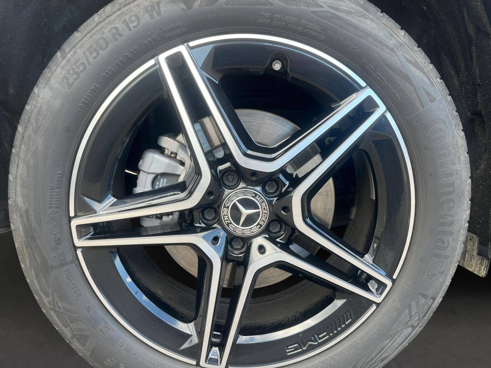 Image Mercedes-Benz GLA 250 e AMG Line  GLA 250 e AMG Line