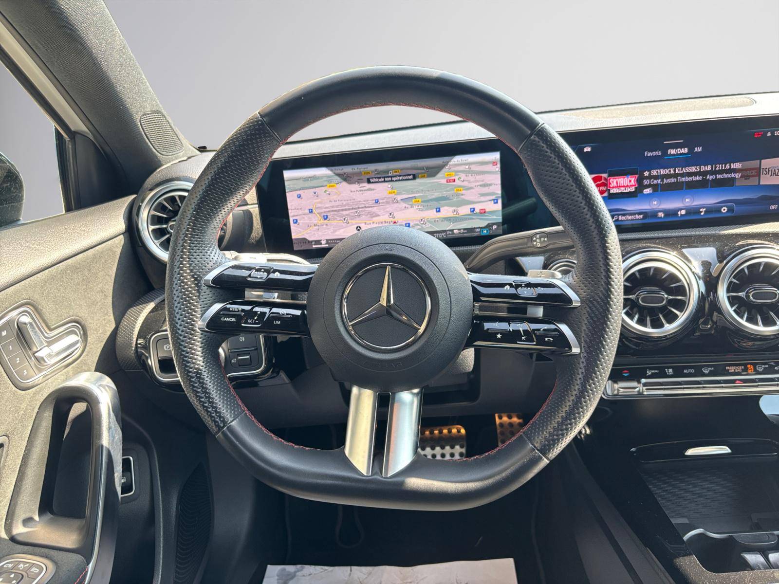 Image Mercedes-Benz CLASSE A 250 e AMG Line  Classe A 250 e Hybrid EQ Berline AMG Line