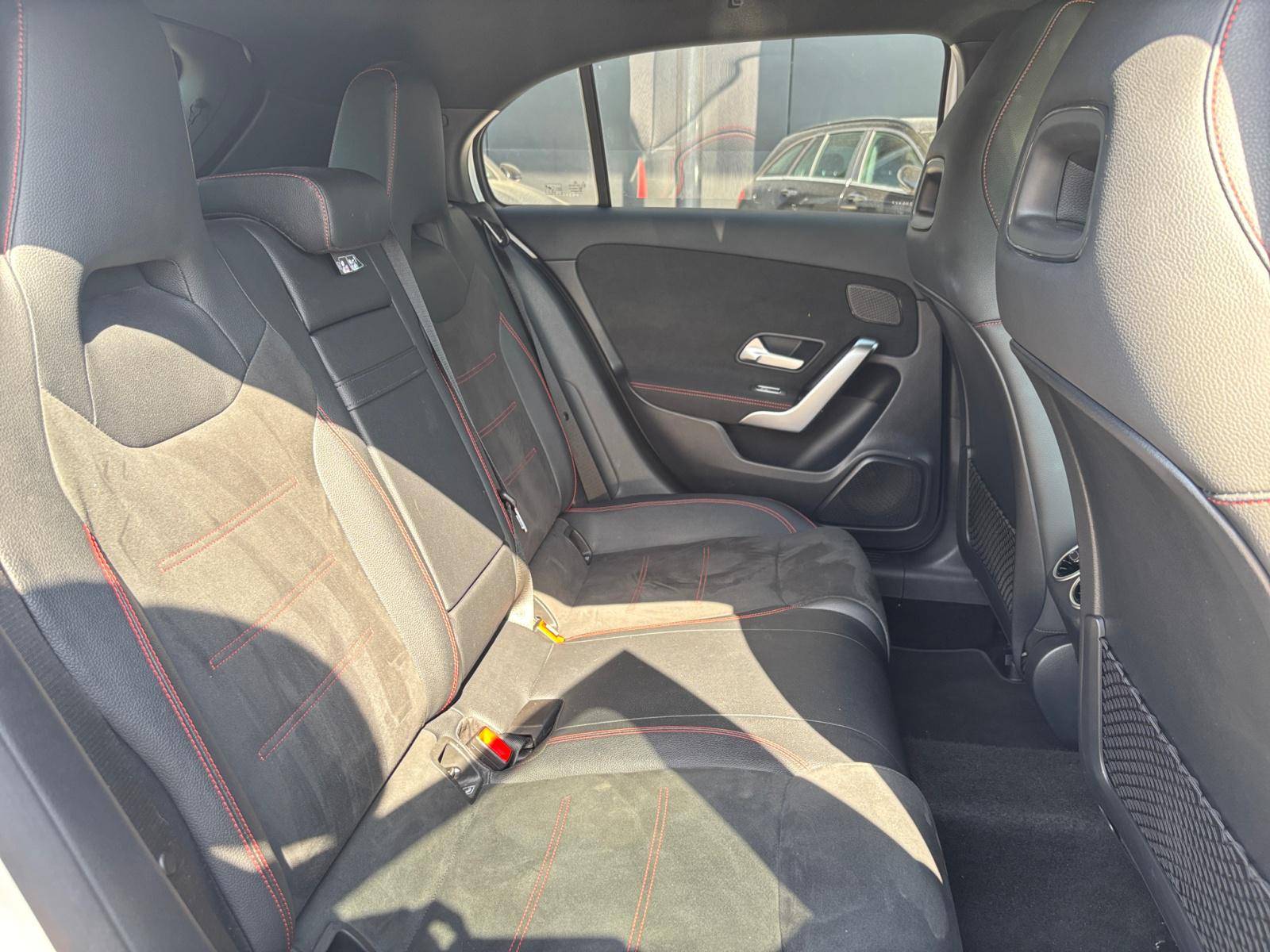 Image Mercedes-Benz CLASSE A 250 e AMG Line  Classe A 250 e Hybrid EQ Berline AMG Line