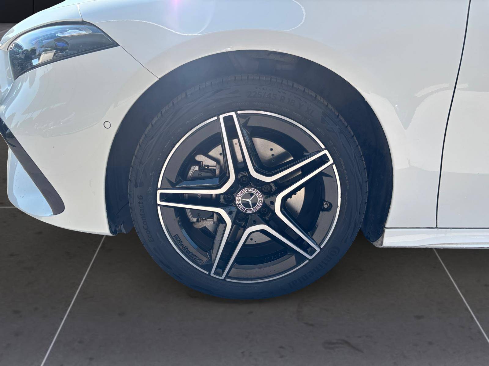 Image Mercedes-Benz CLASSE A 250 e AMG Line  Classe A 250 e Hybrid EQ Berline AMG Line