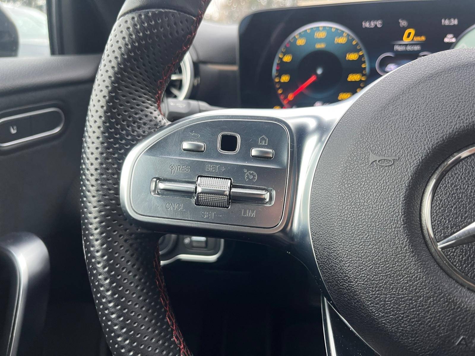 Image Mercedes-Benz CLASSE A 200 d AMG Line  A200D AMG LINE 8G-DCT