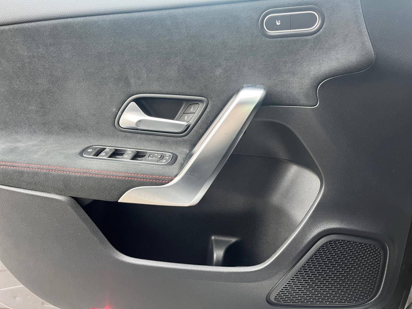 Image Mercedes-Benz CLASSE A 200 d AMG Line  A200D AMG LINE 8G-DCT