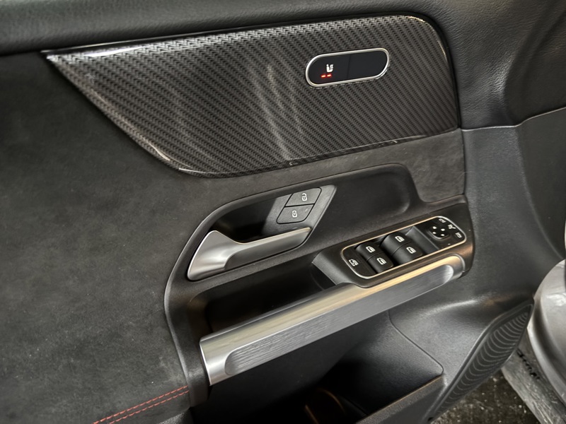 Image Mercedes-Benz GLB 200 d AMG Line  