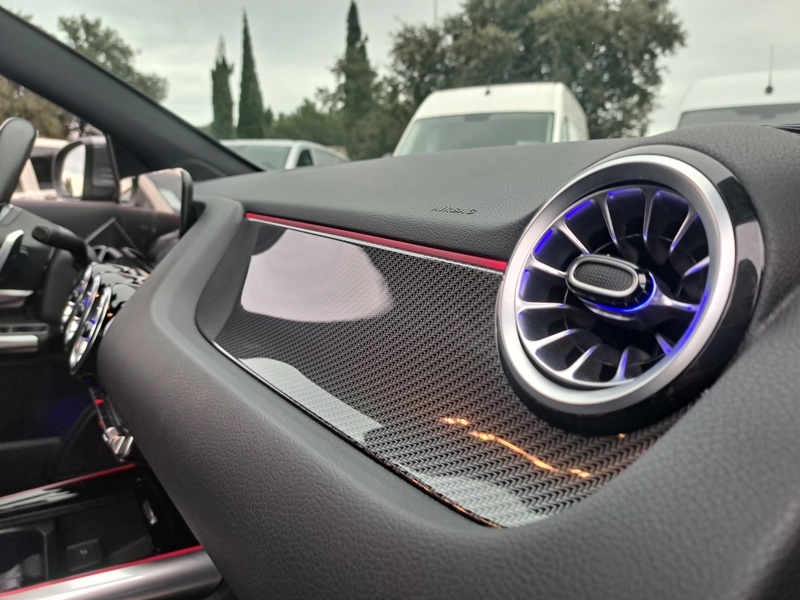 Image Mercedes-Benz GLA 220 d 4MATIC AMG Line  