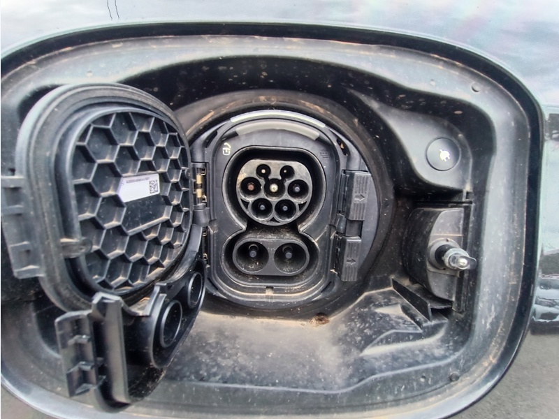 Image Mercedes-Benz GLC SUV GLC 300 e Hybrid EQ 4MATIC Business Line  