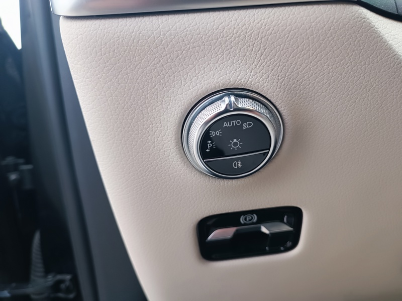 Image Mercedes-Benz GLC SUV GLC 300 e Hybrid EQ 4MATIC Business Line  