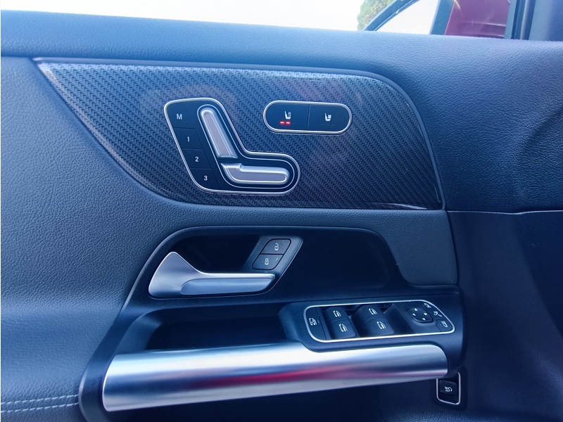 Image Mercedes-Benz GLA 220 d 4MATIC AMG Line AMG Line 