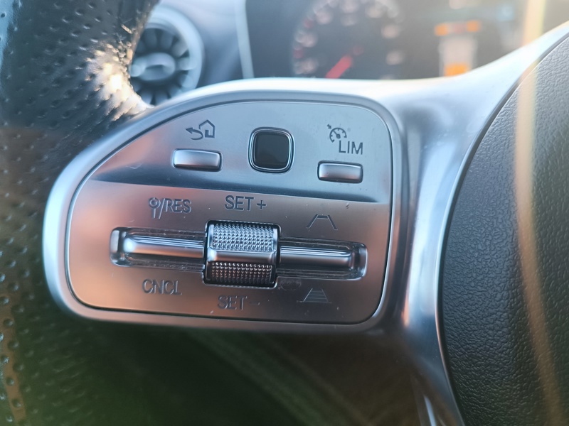 Image Mercedes-Benz GLA 220 d 4MATIC AMG Line AMG Line 