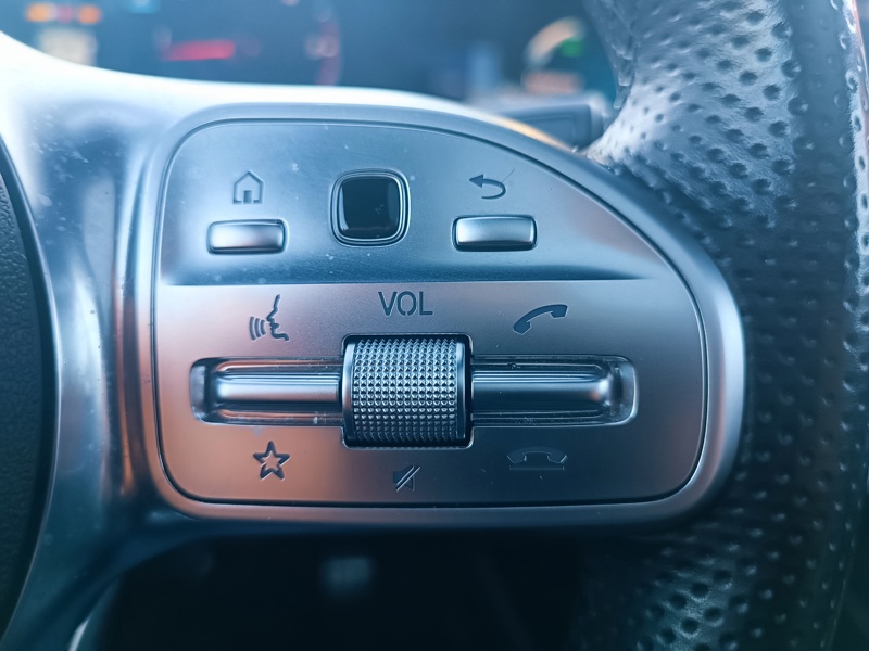 Image Mercedes-Benz GLA 220 d 4MATIC AMG Line AMG Line 