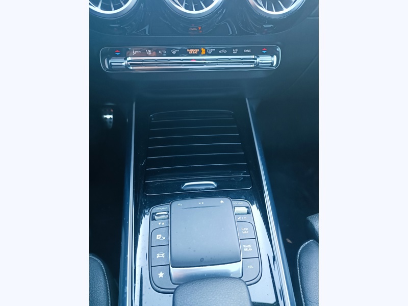 Image Mercedes-Benz GLA 220 d 4MATIC AMG Line AMG Line 