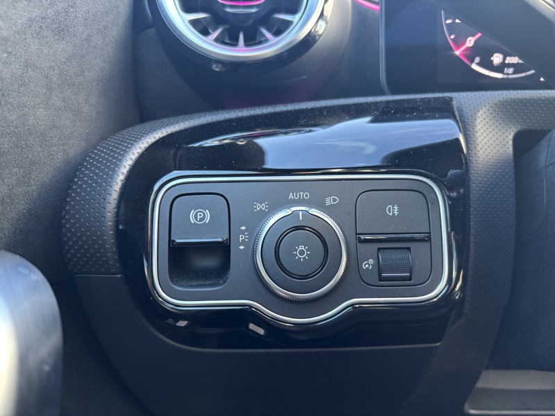 Image Mercedes-Benz CLASSE A 180 d AMG Line  