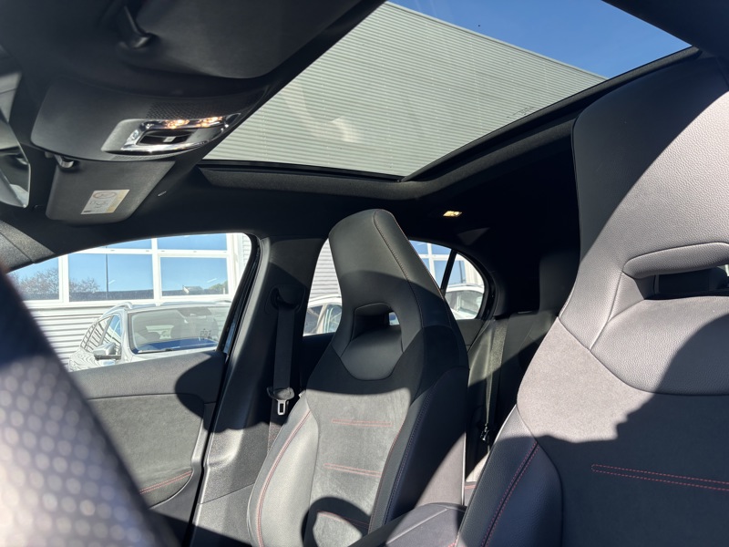 Image Mercedes-Benz CLASSE A 180 d AMG Line  