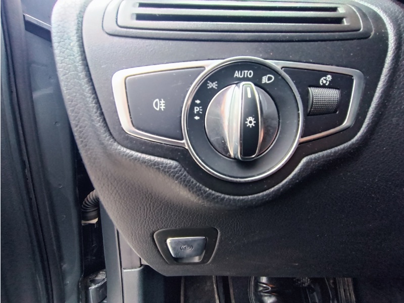 Image Mercedes-Benz GLC SUV GLC 220 d 4MATIC SUV Business Line  