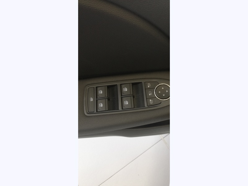 Image Mitsubishi COLT 1.6 MPI HEV 143 Invite+  COLT 1.6 MPI HEV 143 INVITE+