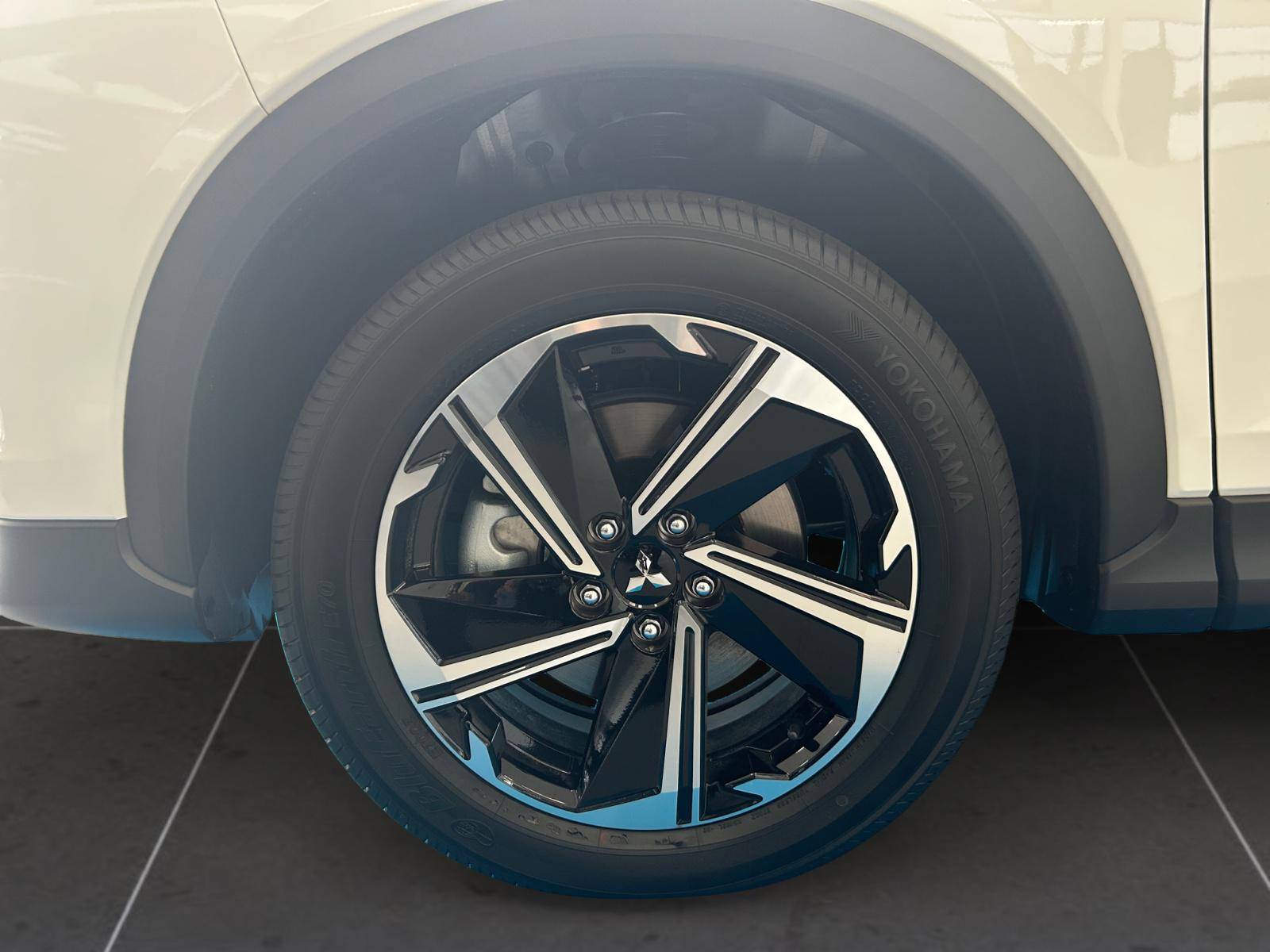 Image Mitsubishi ECLIPSE CROSS Plus Hybrid 4WD  