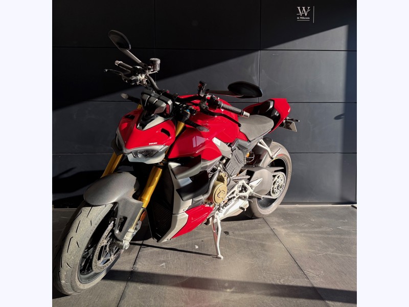 Image Ducati STREETFIGHTER V4S  