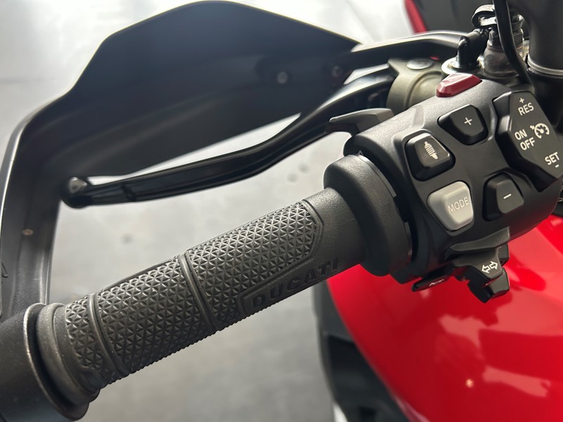 Image Ducati MULTISTRADA V4 MULTISTRADA V4 S TRAVEL RADAR  MULTISTRADA V4 S TRAVEL RADAR
