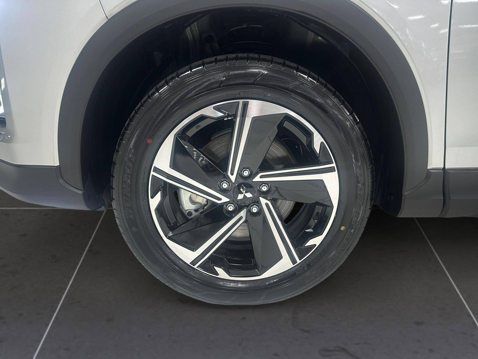 Image Mitsubishi ECLIPSE CROSS 2.4 Twin Motor 4WD Business  ECLIPSE CROSS PHEV BUSINESS MY23