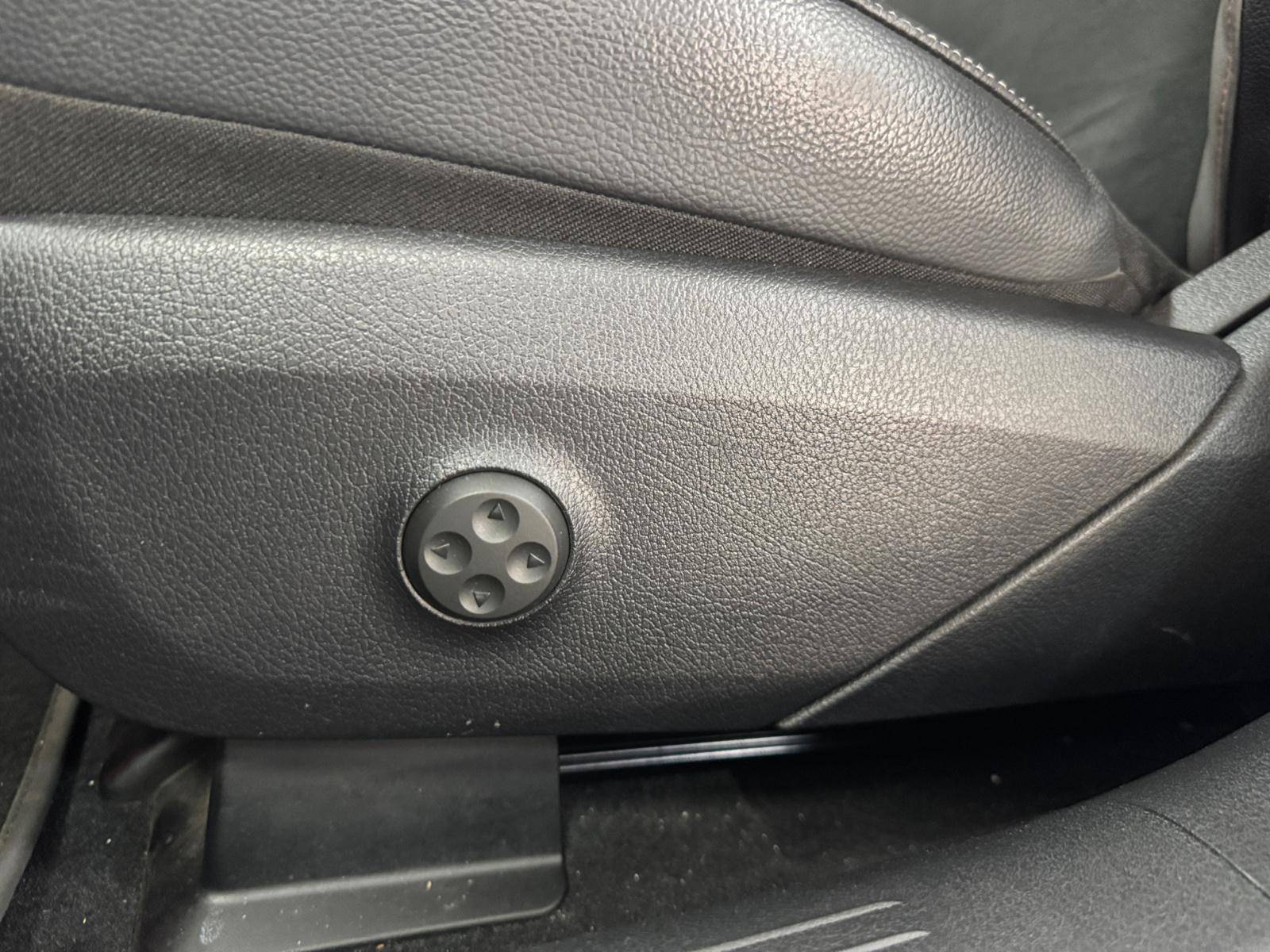 Image Mercedes-Benz EQE BERLINE EQE 350+ AMG Line  EQE SUV 350+ AMG Line