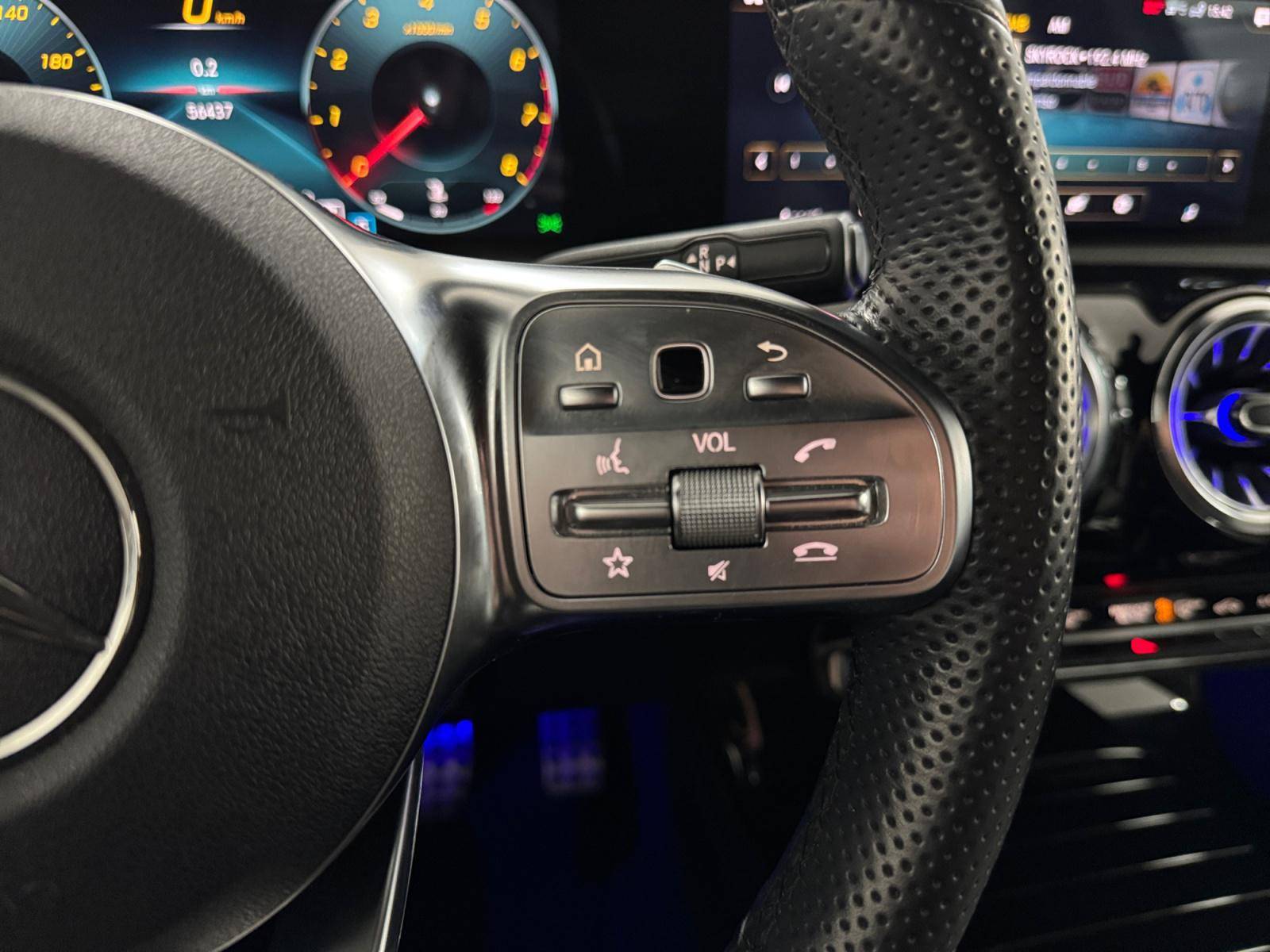 Image Mercedes-Benz CLASSE A 180 AMG Line  Classe A 180 7G-DCT AMG Line