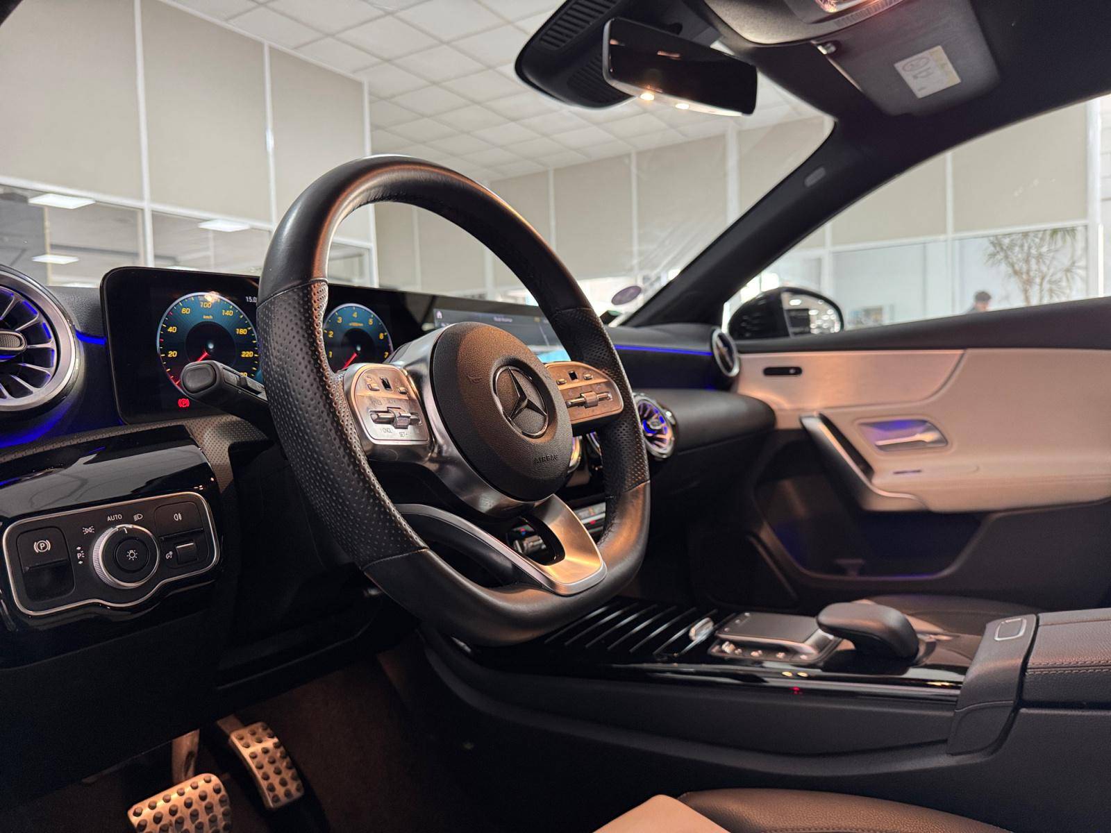 Image Mercedes-Benz CLASSE A 180 AMG Line  Classe A 180 7G-DCT AMG Line