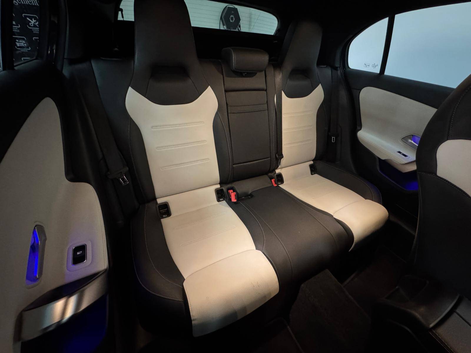 Image Mercedes-Benz CLASSE A 180 AMG Line  Classe A 180 7G-DCT AMG Line