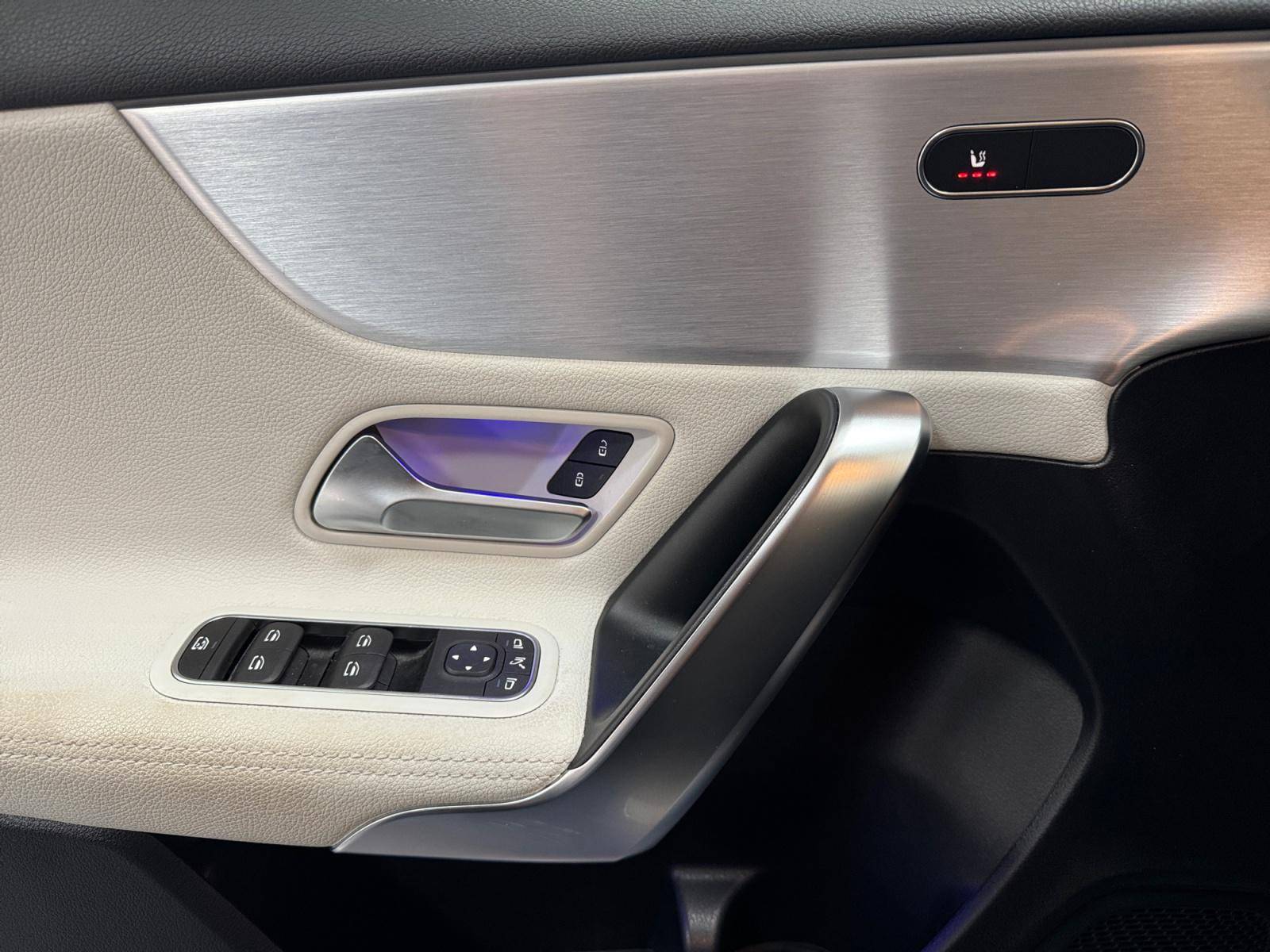 Image Mercedes-Benz CLASSE A 180 AMG Line  Classe A 180 7G-DCT AMG Line