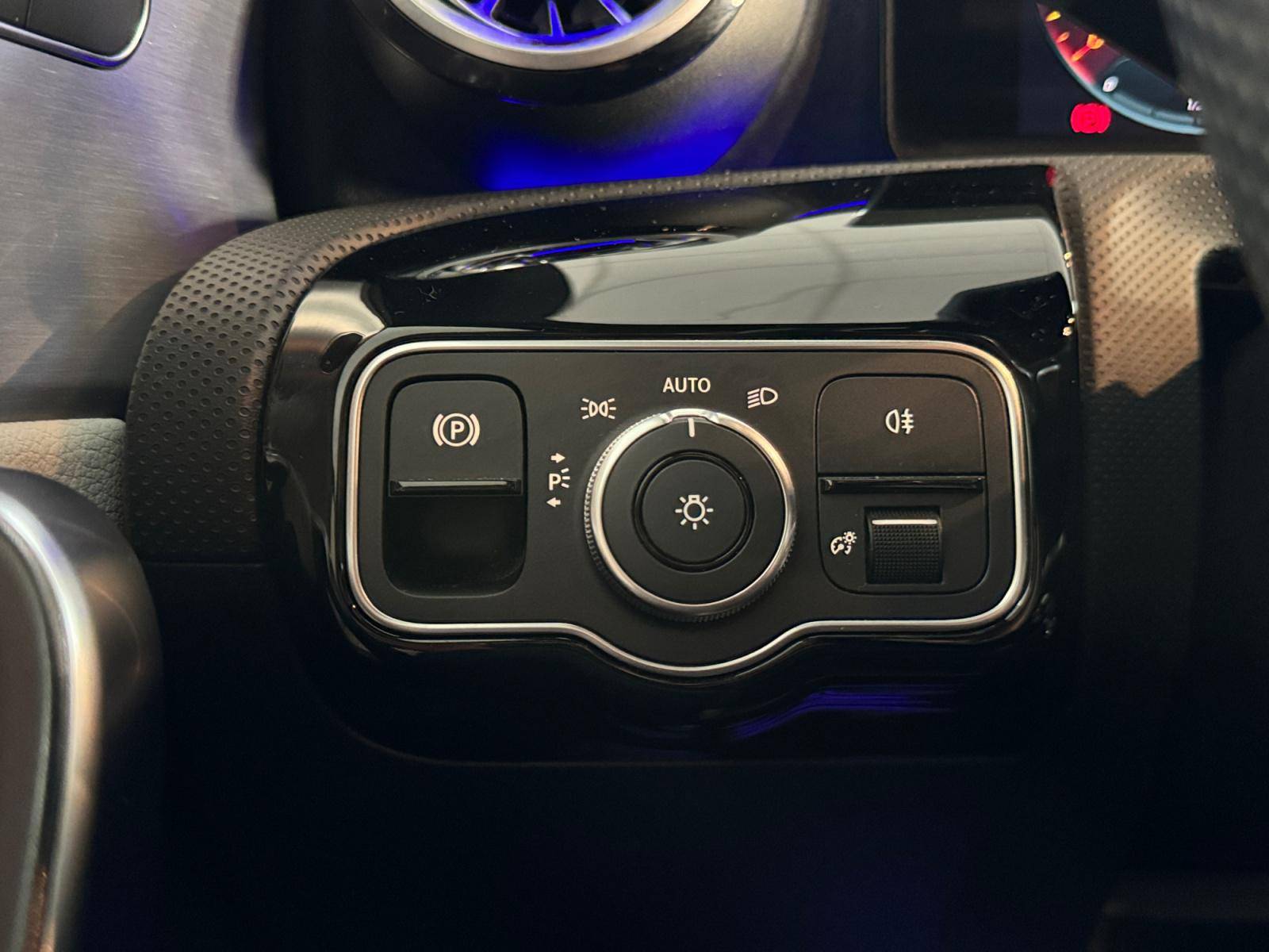 Image Mercedes-Benz CLASSE A 180 AMG Line  Classe A 180 7G-DCT AMG Line