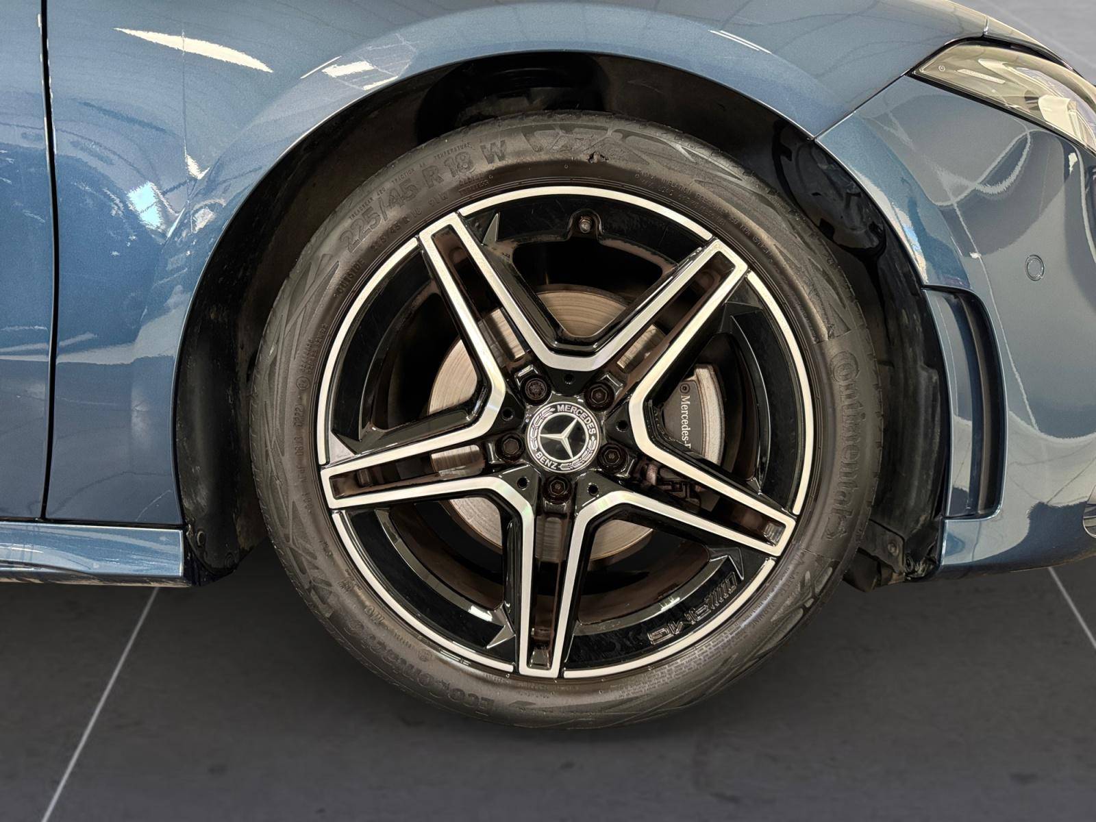 Image Mercedes-Benz CLASSE A 180 AMG Line  Classe A 180 7G-DCT AMG Line