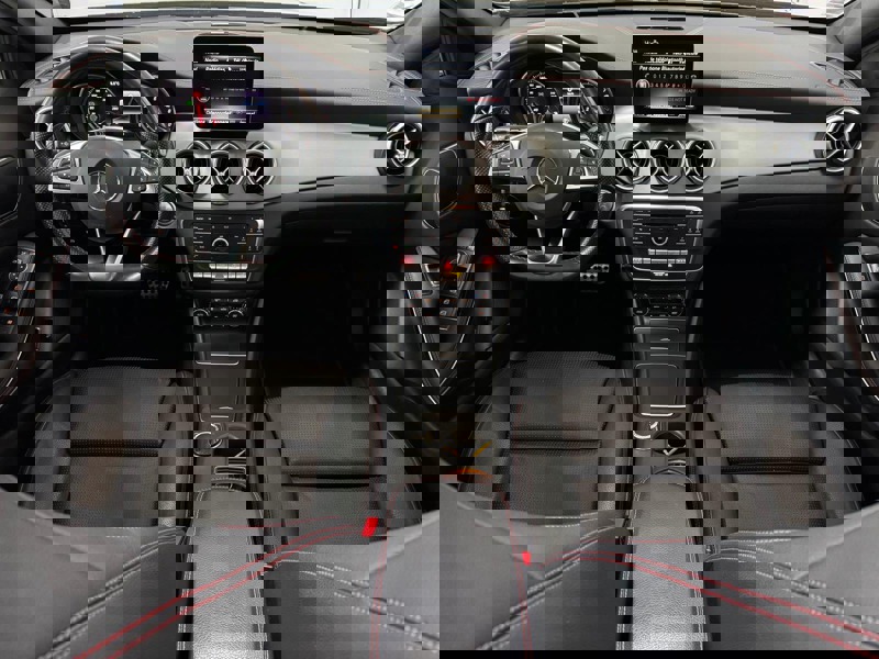 Image Mercedes-Benz GLA 200 Fascination  GLA 200 Fascination