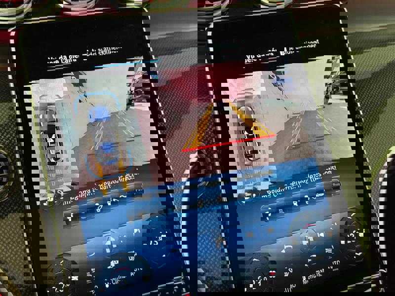 Image Mercedes-Benz GLC COUPÉ GLC 300 e Hybrid EQ 4MATIC Coupé AMG Line  GLC 300 e Hybrid EQ 4MATIC Coupé AMG Line