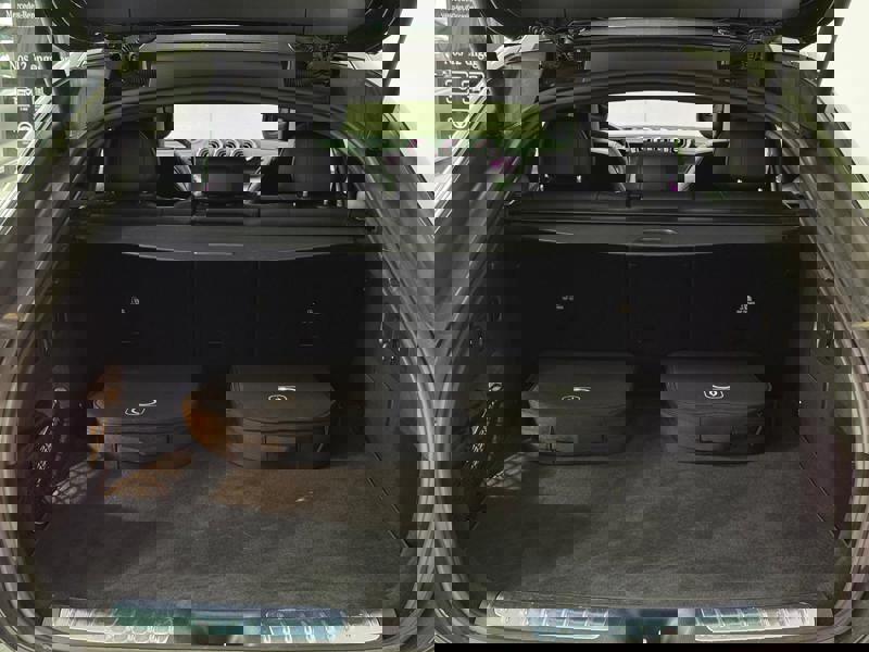 Image Mercedes-Benz GLC COUPÉ GLC 300 e Hybrid EQ 4MATIC Coupé AMG Line  GLC 300 e Hybrid EQ 4MATIC Coupé AMG Line